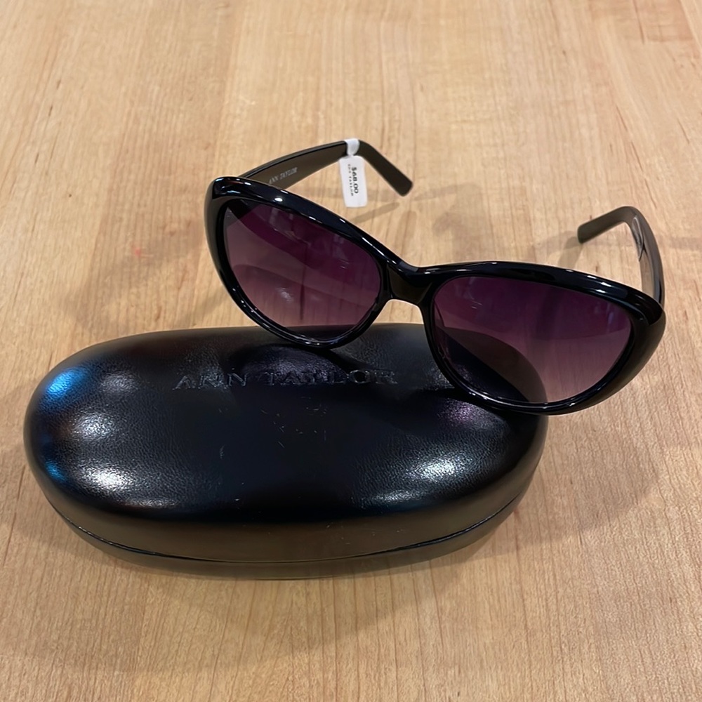 NWT ANN TAYLOR Soft Cat-eye Classic Sunglasses